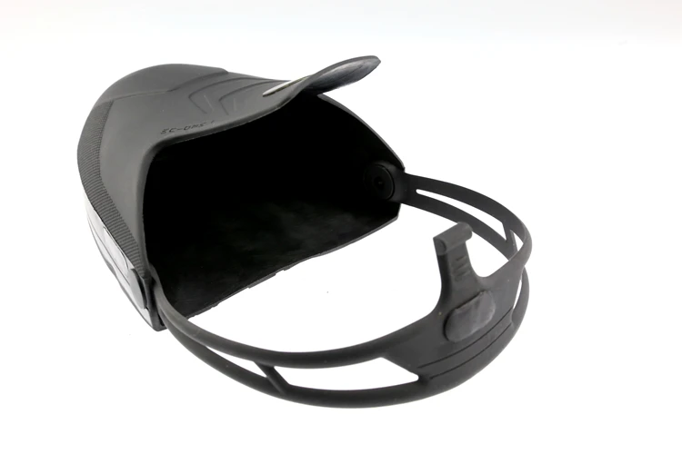 rubber anti-slip cover with aluminum toe cap for visitors