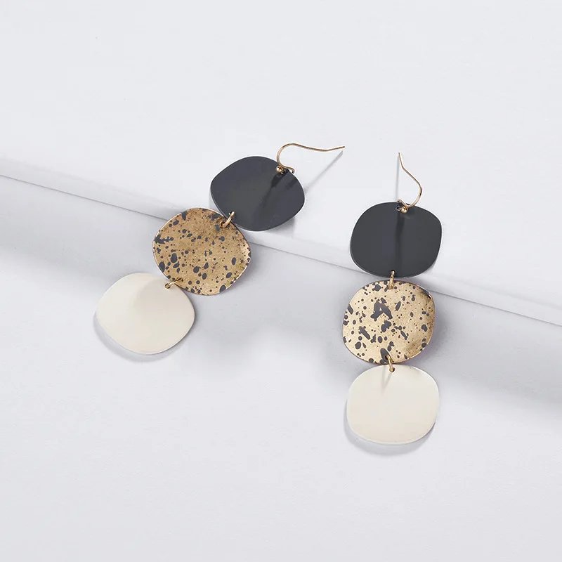 

2019 Trend jewelry Italy and Korea hot valentine day female cool color drop round coin drop earring