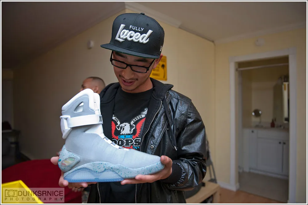 Nike Air Mag Men LED Limited Edition Back To The Future Nike Air Mag Men LED Limited Edition Back To The Future