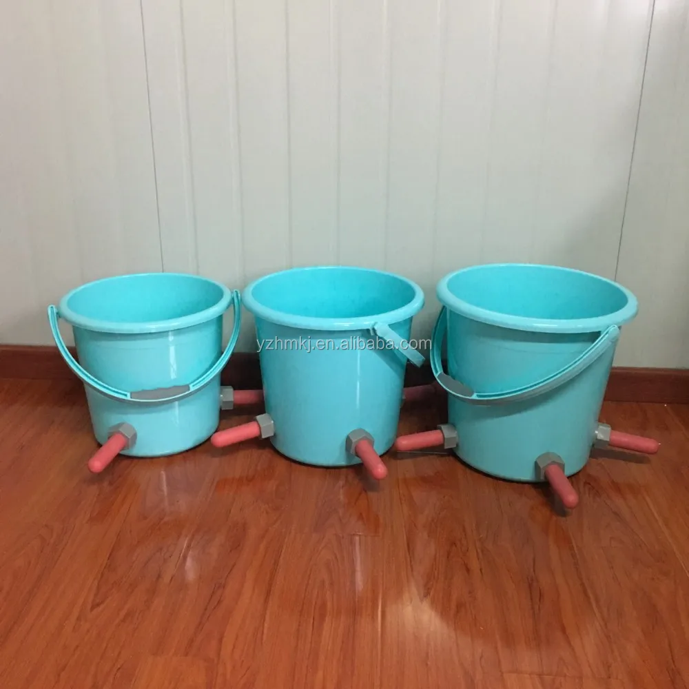 8l Calf Feeding Milk Bucket With 3 Food Grade Material Feeding Nipples