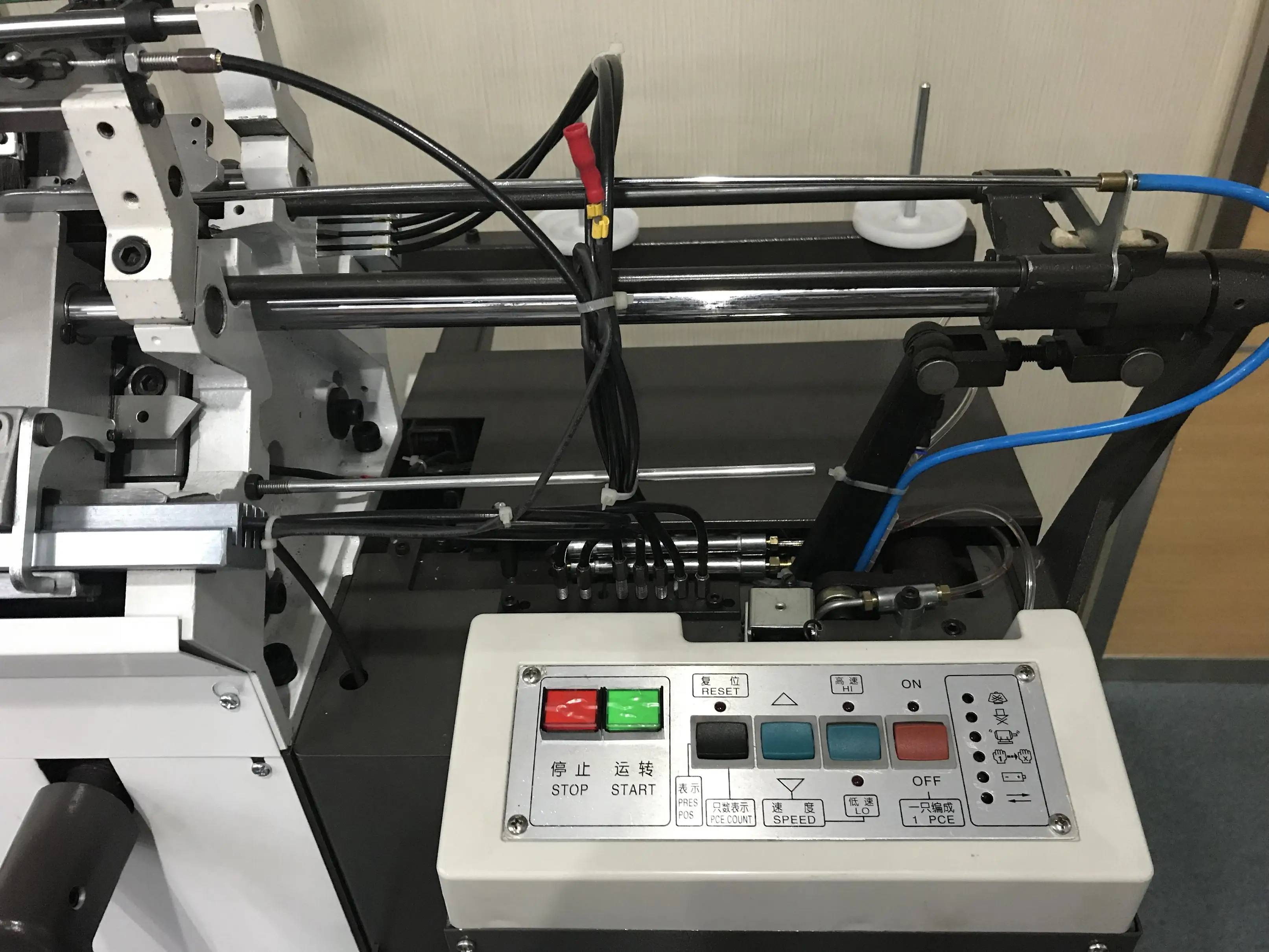 
GT1756 SECONDARY YARN FEEDER 