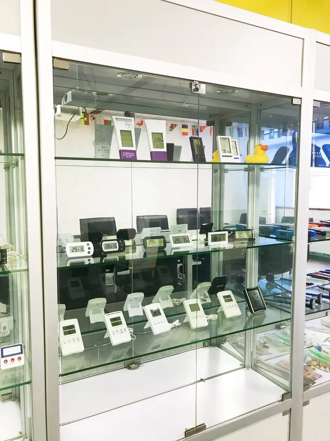showroom1.jpg
