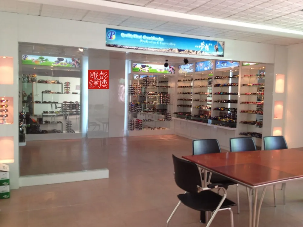 showroom 2.jpg