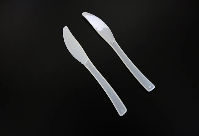 disposable plastic knife.jpg
