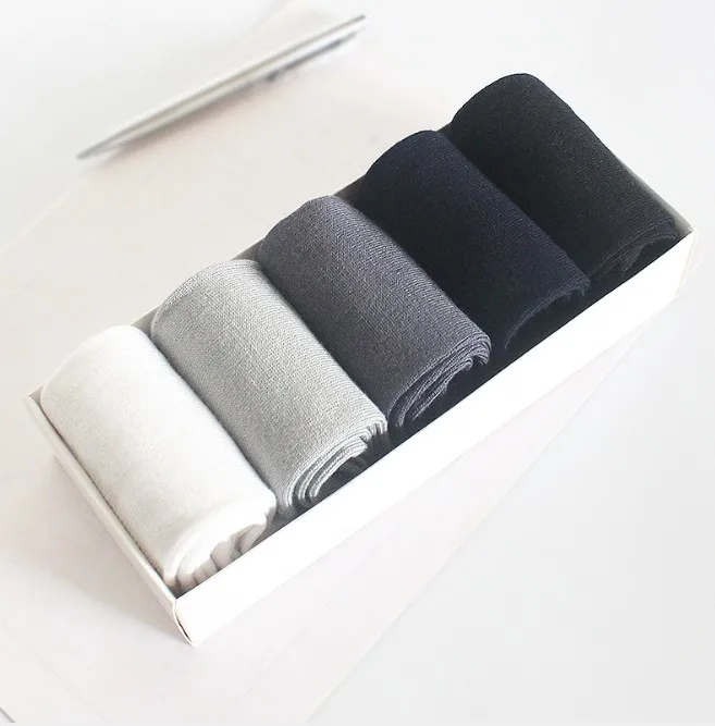 

Bamboo fiber business black white men's socks box-packed for gift, Picture shown