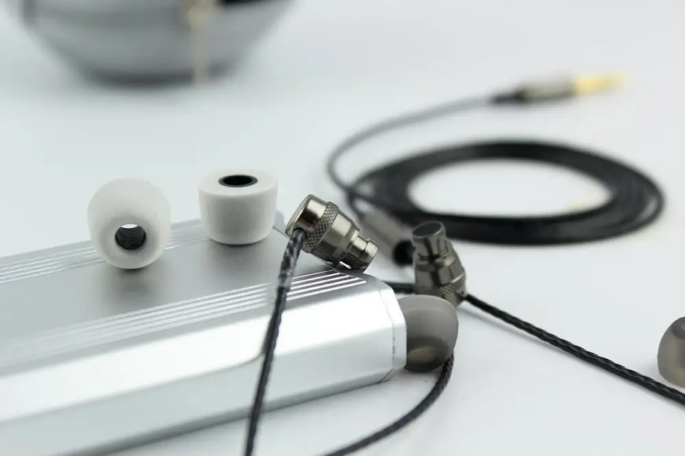 Customized Best 3.5mm Miniature Elite Audiophile Earbuds Inear Wired