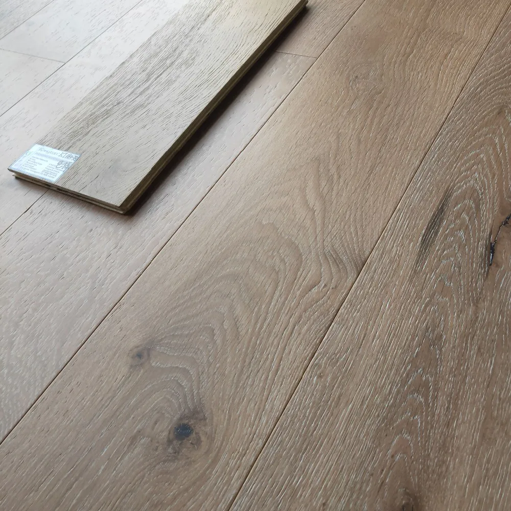 白色水洗欧洲橡木工程地板,硬木地板