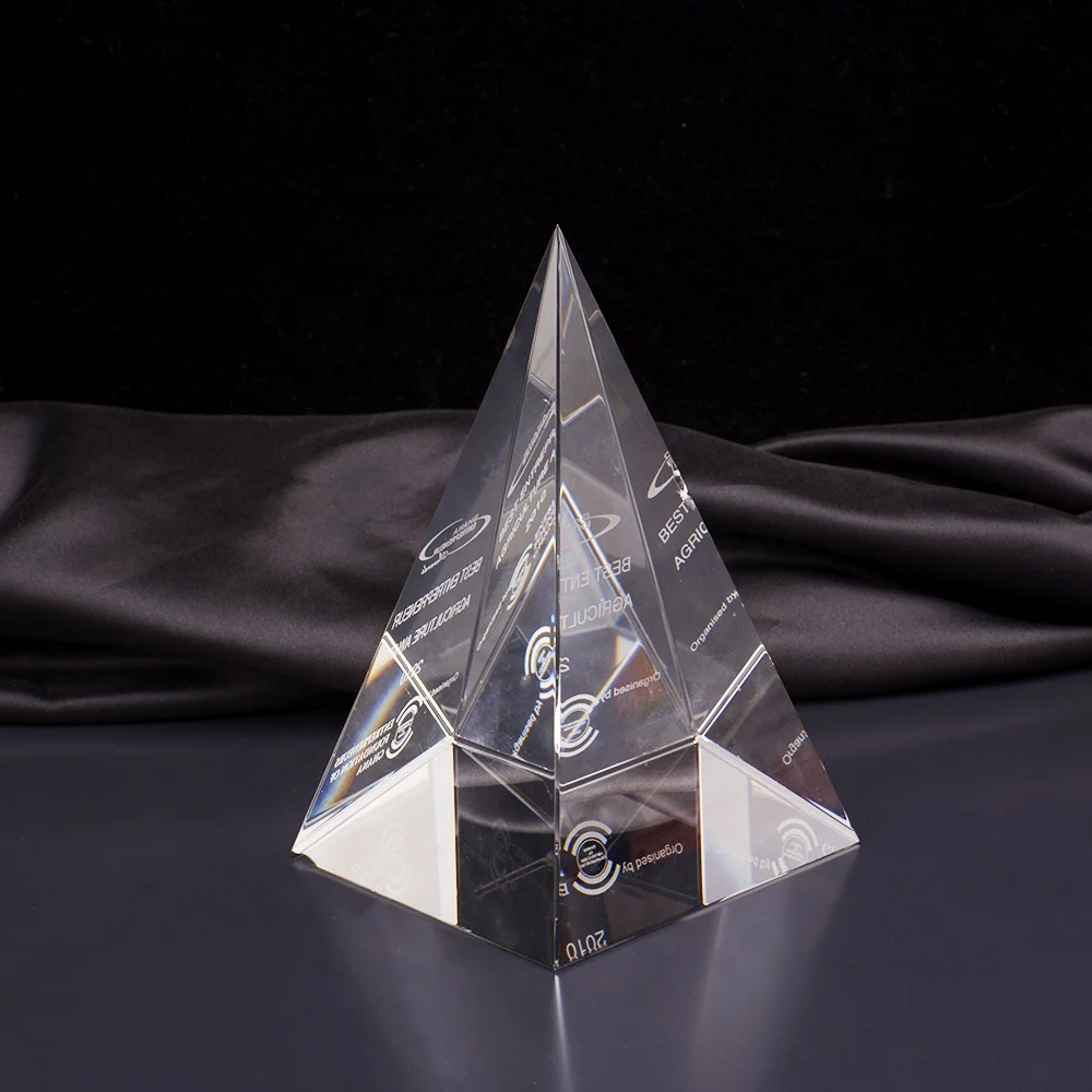 定制镇纸水晶玻璃金字塔 3d 激光雕刻水晶立方体