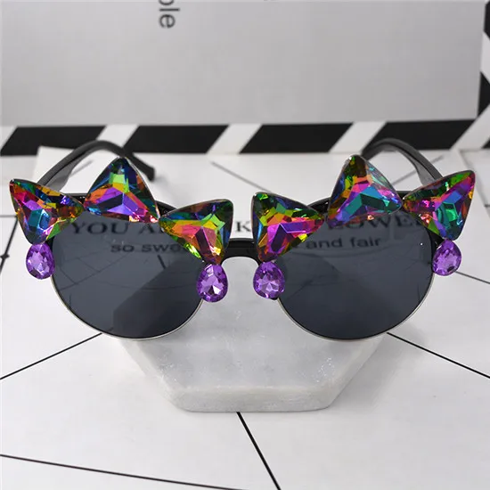 

2018 Baroque Retro Cat Eye Rhinestone Exaggerated Nightclub Women Sunglasses