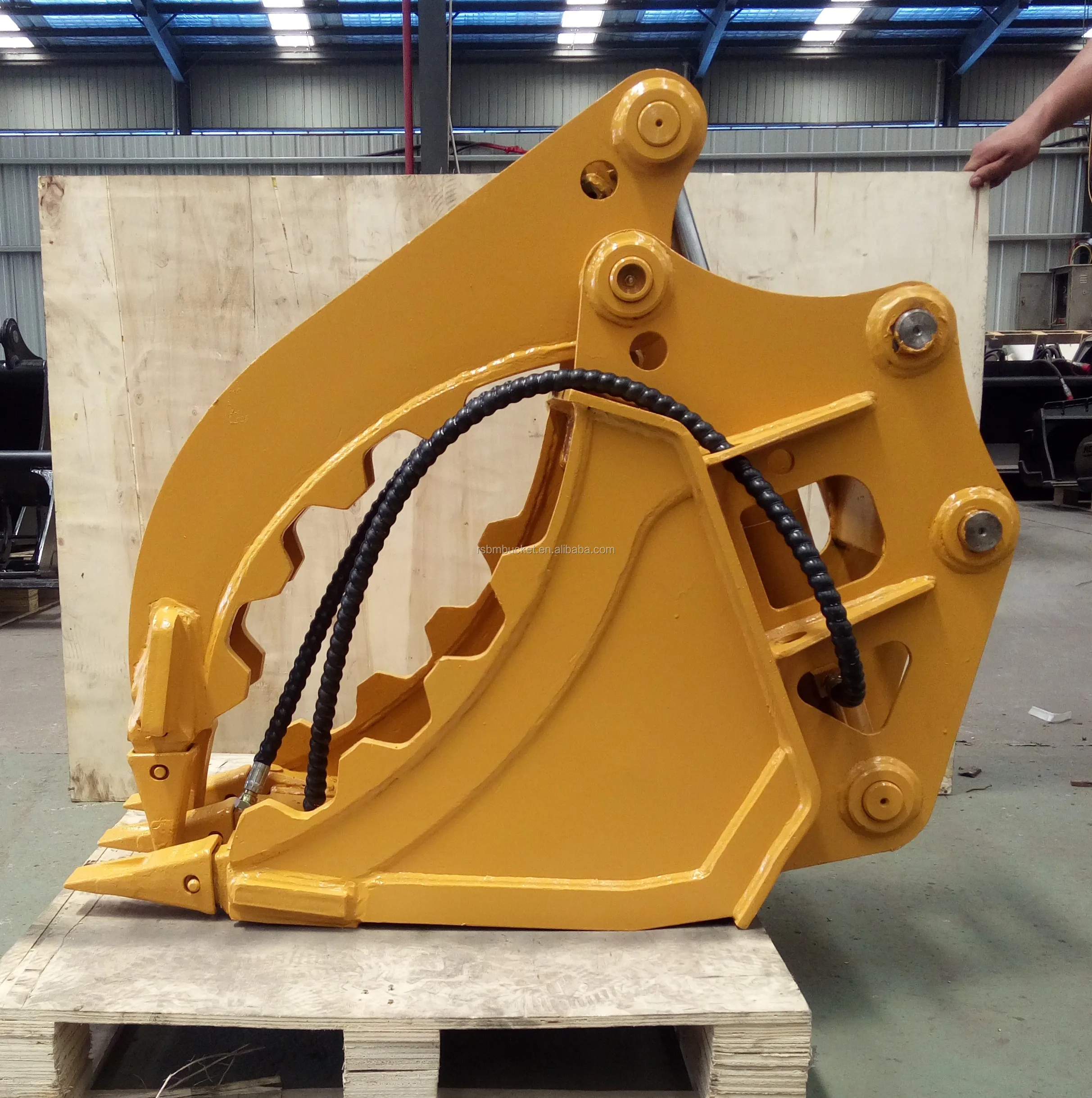 rsbm excavator grab bucket with thumb grab bucket for excavator