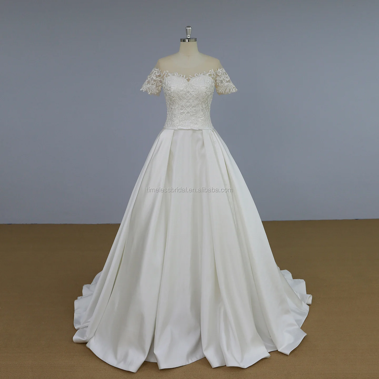 Newest Designer Wedding Dress 2018 Short Sleeves With Lace