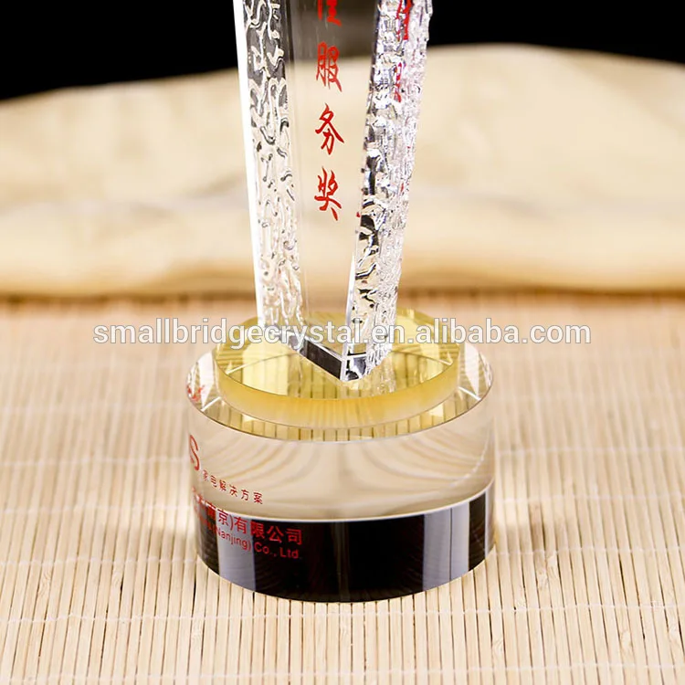 Hot Selling 2023 New Design Customs Metal Star Crystal Trophy supplier