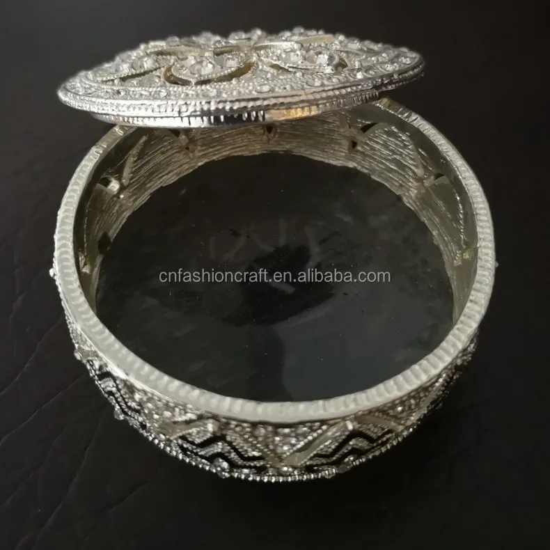 Round Shape Pewter Alloy Hand Made Metal Jewelry Box Jeweled Metal