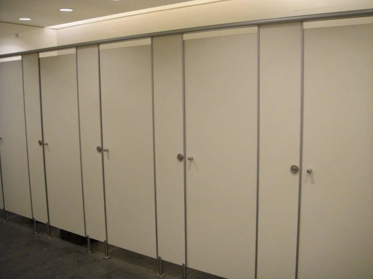 Toilet Cubicle7