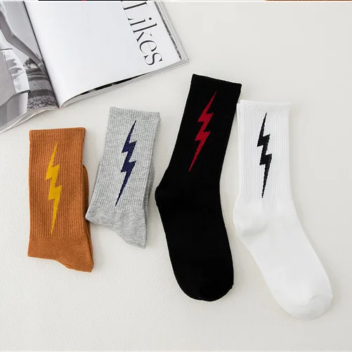 

Ulzzang Skateboard Thunder Flash Print Sports Boys Girls Harajuku Teen Tube Socks Women Casual