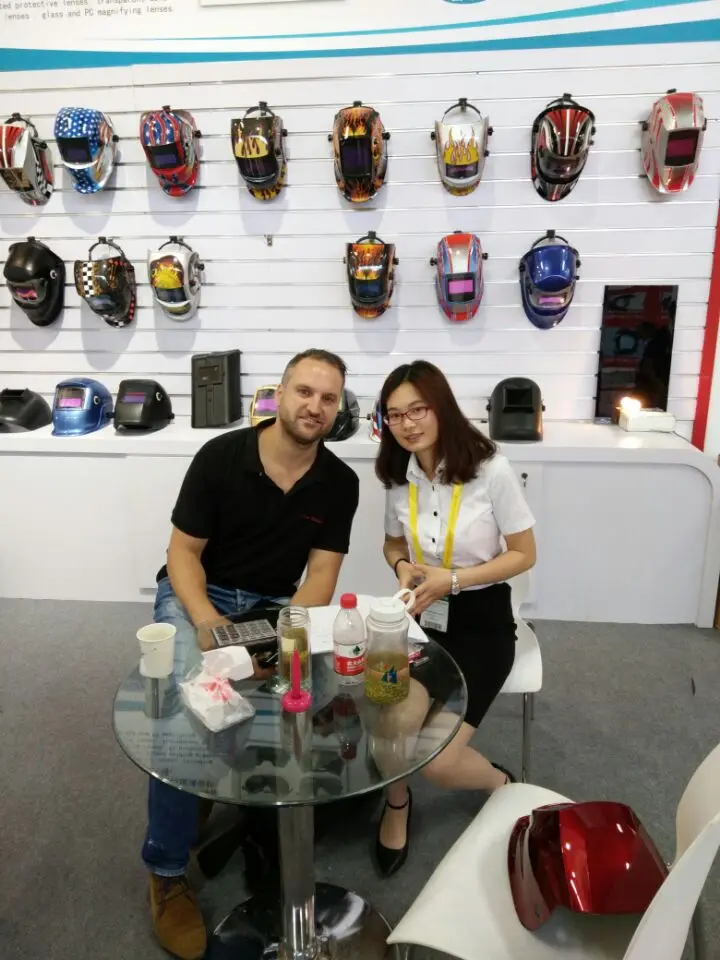 QQ20171024093626
