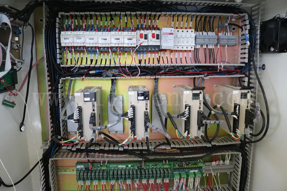 1300*2500mm size large cnc router machine cnc router wood engraver machine cnc router with auto tool changer