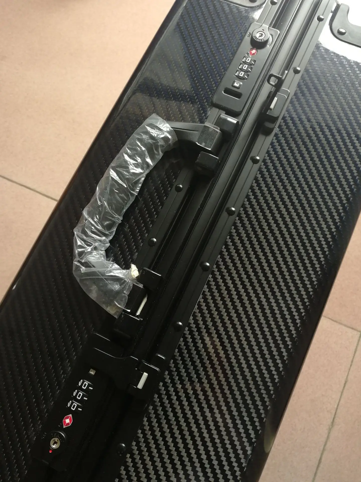 lightweight durable high quality real carbon fiber travel suitcase