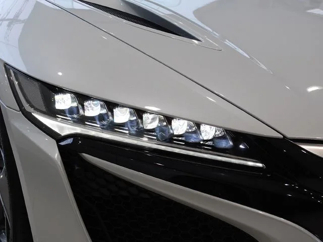 
3500cc Pearl White Color Japanese Style Used Car 