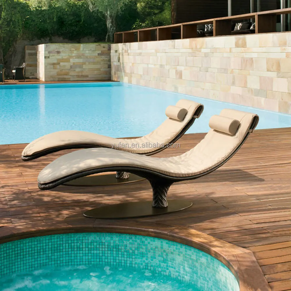 Waterproof Leaf Shape Rattan Chaise Lounge Chairs For Swimming Pool