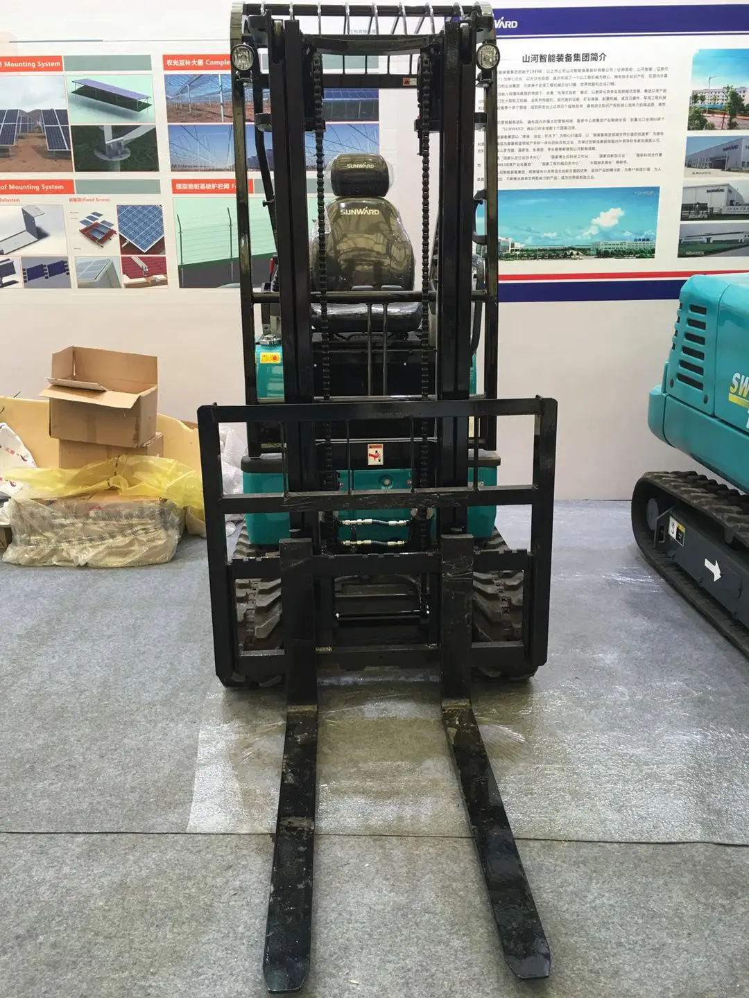 2.5 ton mini outdoor diesel crawler forklift truck