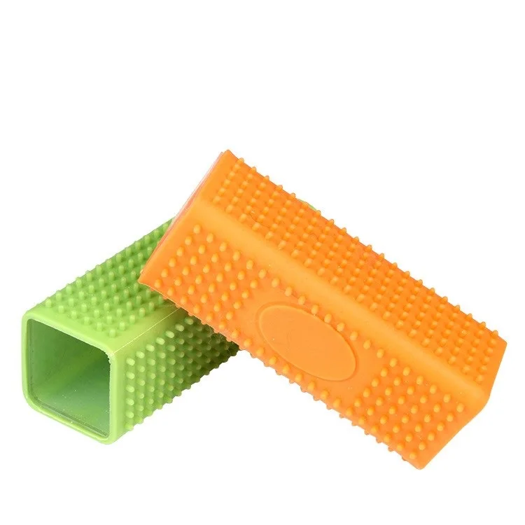 Effective Hollow Silicone Pet Dog Cat Hair Shedding Remover For Carpet