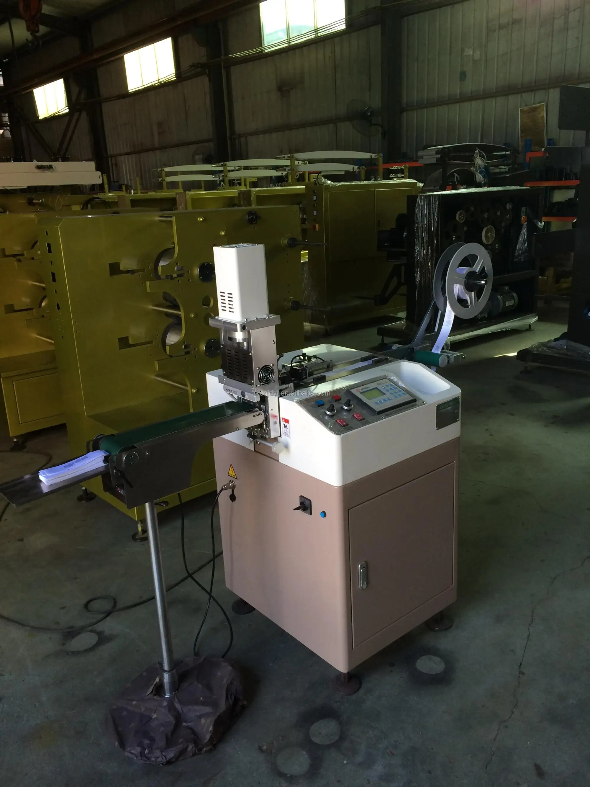 Jc-3080 Ultrasónica De La Etiqueta De La Máquina De Corte Para Textiles