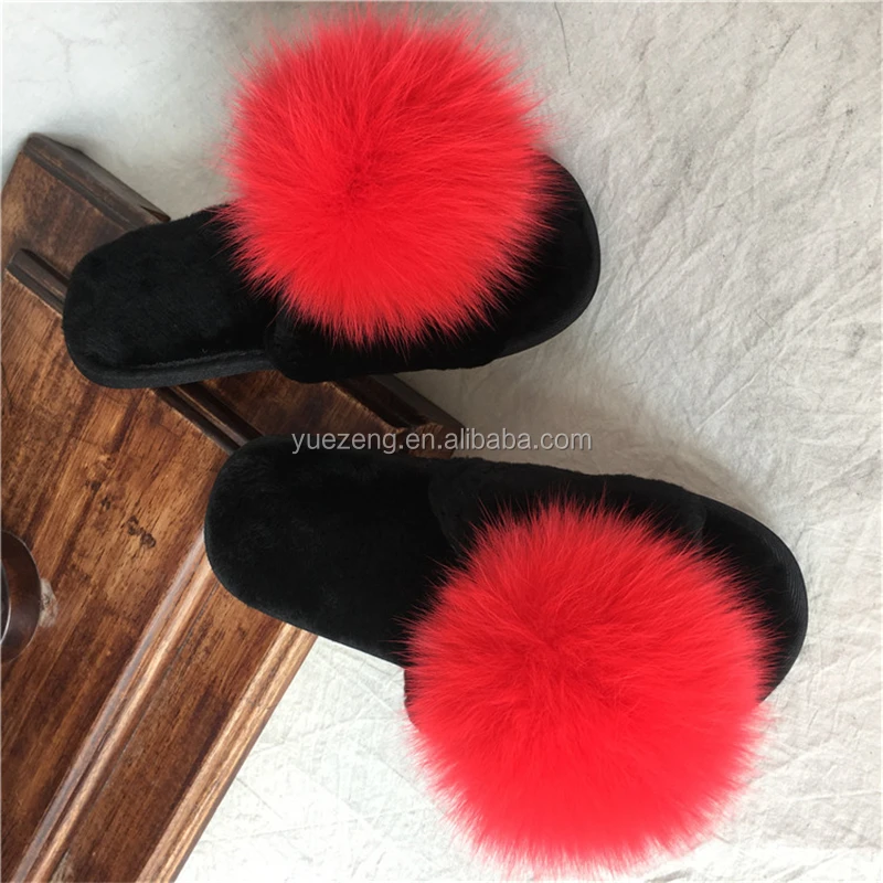 

Modern Outdoor faux fur pom slippers