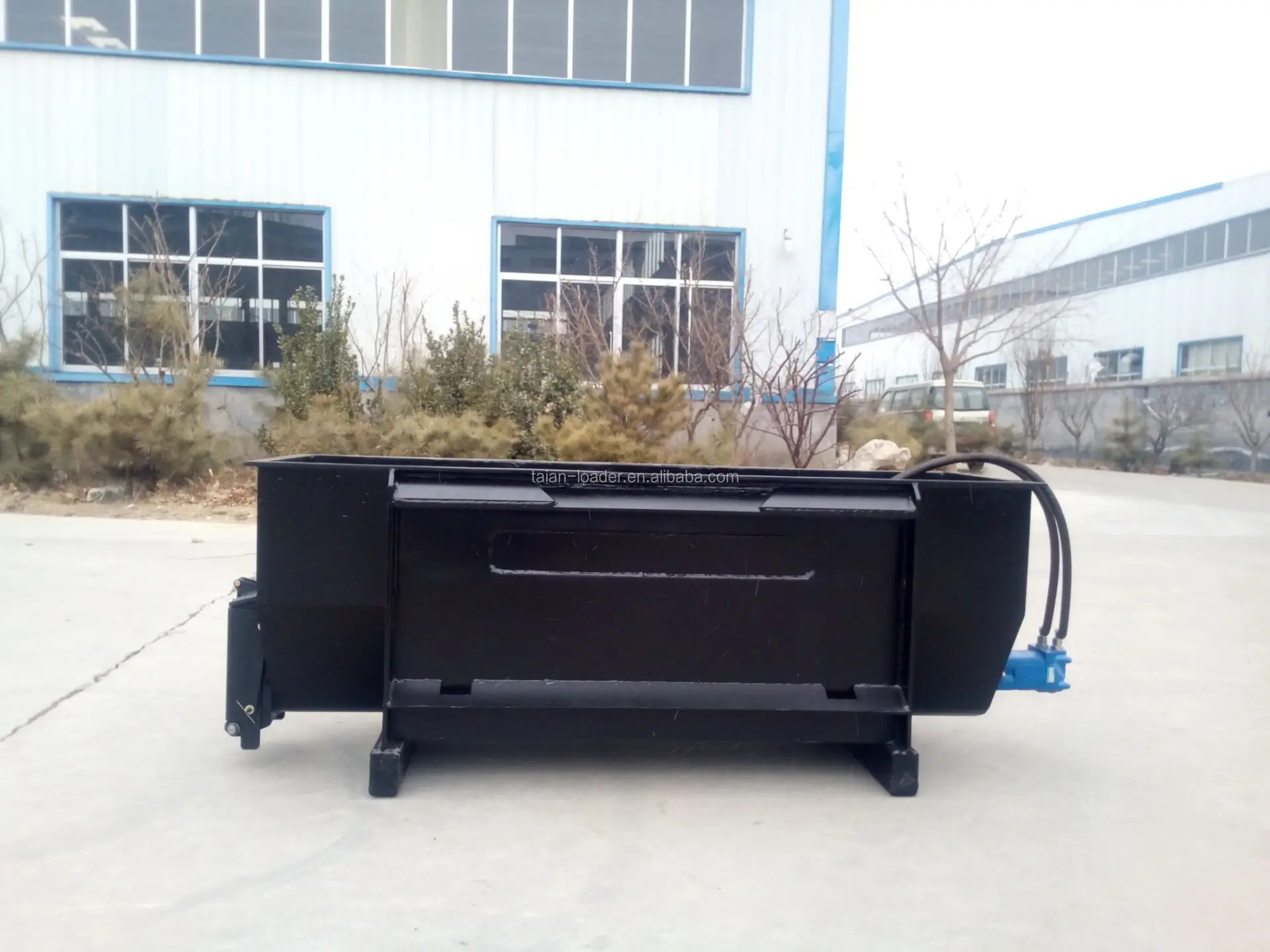 Side Dumping Concrete Mixer Bucket Compatible For Skid Steer Loader