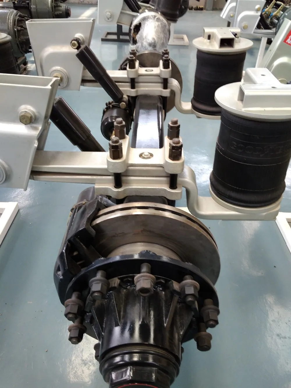 带盘式制动器的拖车轴