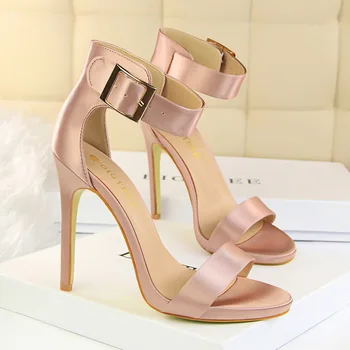 pretty high heel shoes