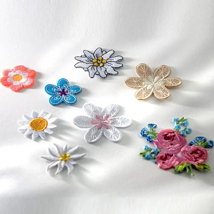 

Factory Custom Beautiful Embroidery Flower Patches