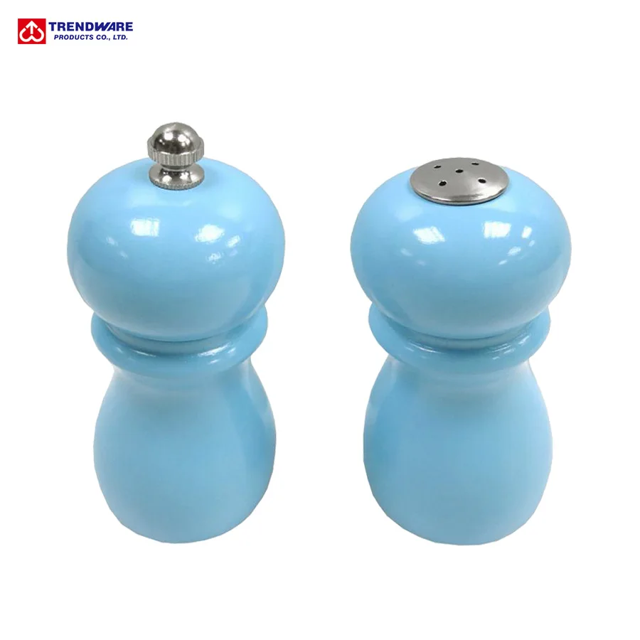 pepper and salt shaker set