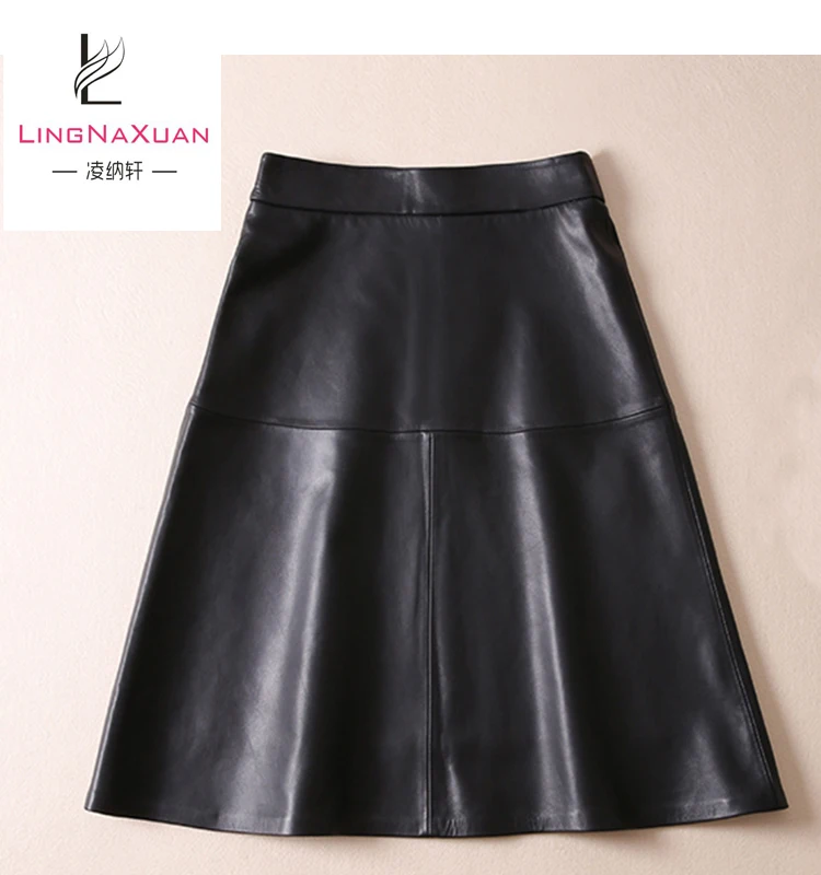 

2018 Winter Short mini pleated Genuine Leather Fashion Skirt, Black