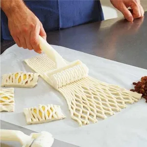 Image of Small Size Baking Tool Cookie Pie Pizza Bread Pastry Lattice Roller Cutter Plastic Confectionery Tools