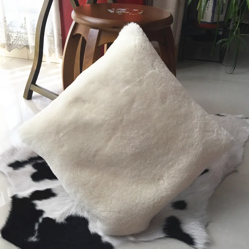 Factor Price Wholesale High Quality Lamb Fur Pillow White Sheep