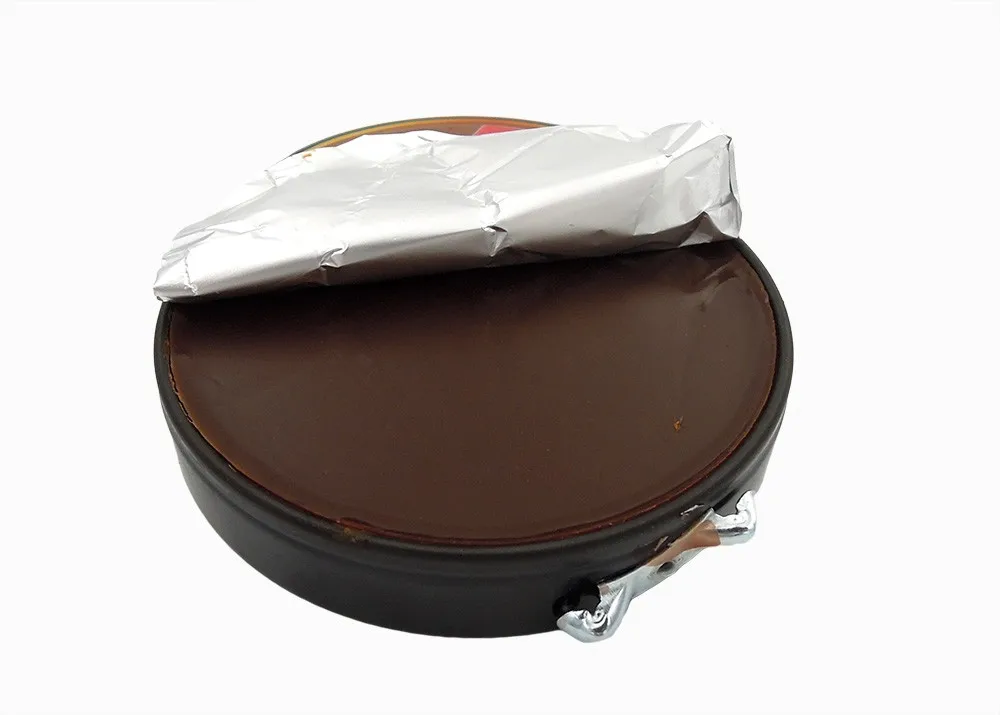 shoe cleaning tin