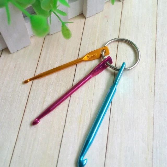 

High quality 3pcs knitting tools alumina crochet with color Keychain, Colorful