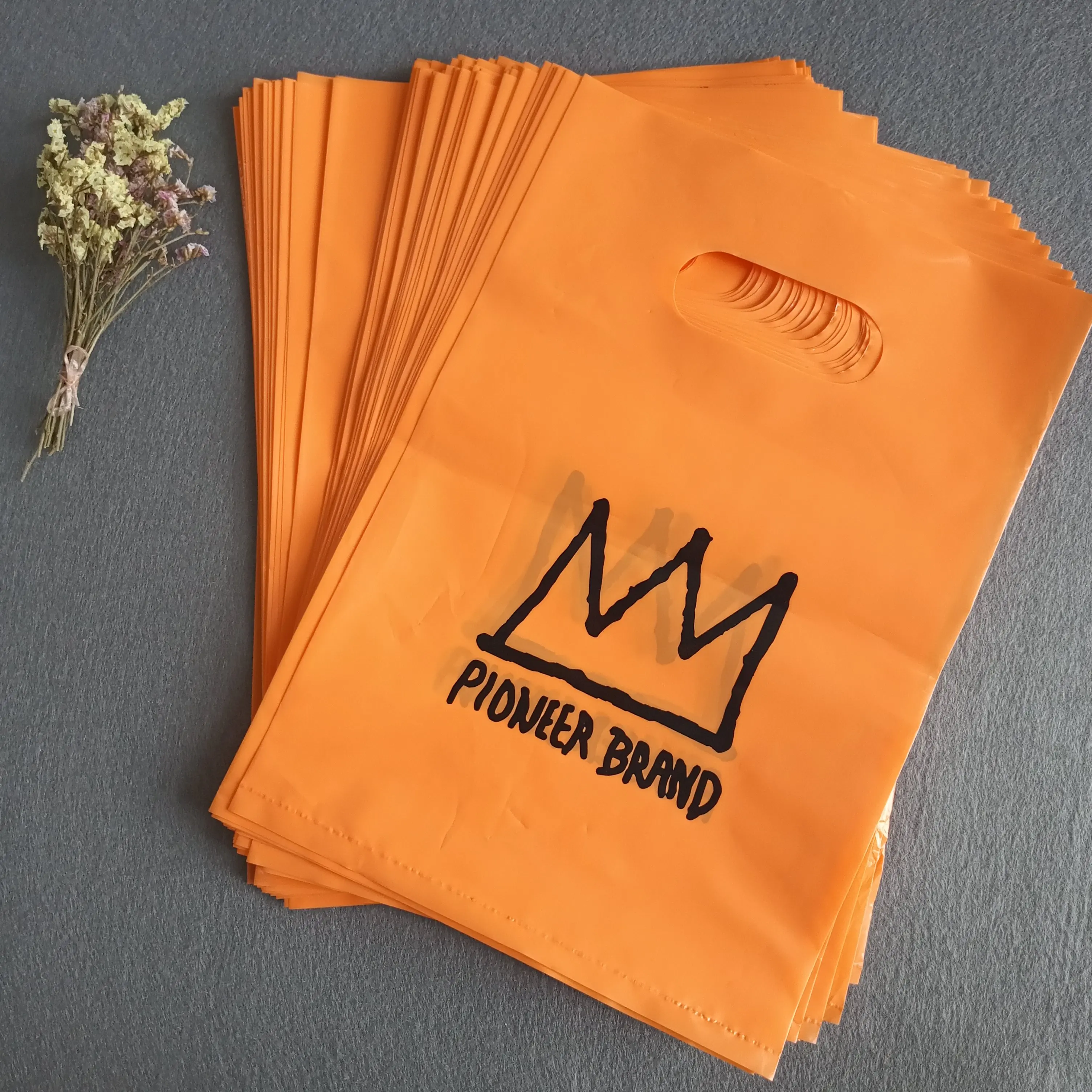 Custom Design Logo Printing Pe Cheap Die Cut Patch Handle Biodegradable