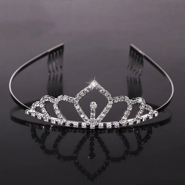 Hermosas Tiaras Coronas De Pequeñas Con Diamantes De Imitación - Buy Pequeña Princesa Y Coronas Product on Alibaba.com