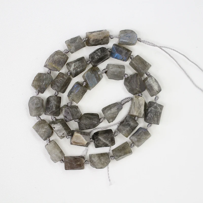 Precious stone beads
