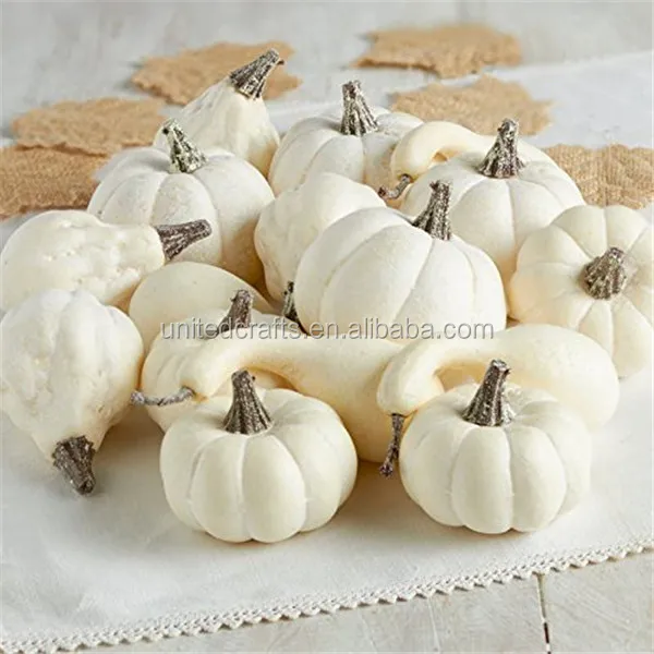 2017 Wholesale Decorative Artificial White Foam Craft Pumpkins