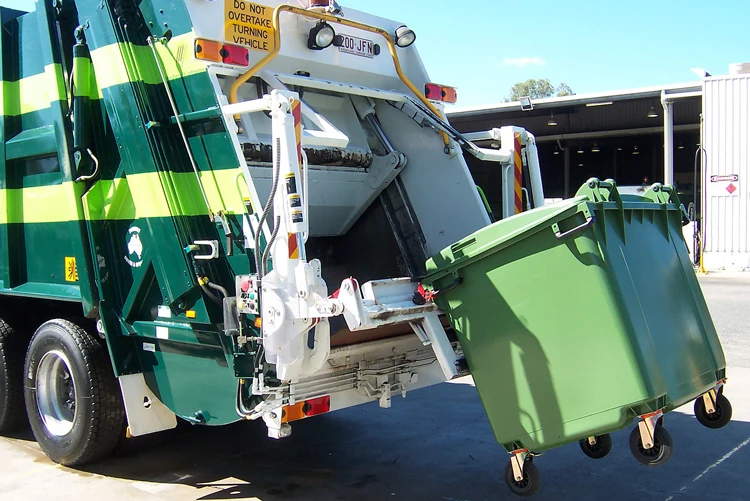 1100litres Plastic Dustbin With Wheels And 1100 Lites 4 Wheel Rubbish ...