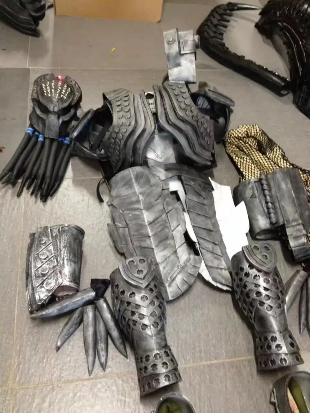 
The Life Size Cosplay Predator Robot Costume For Event Party 