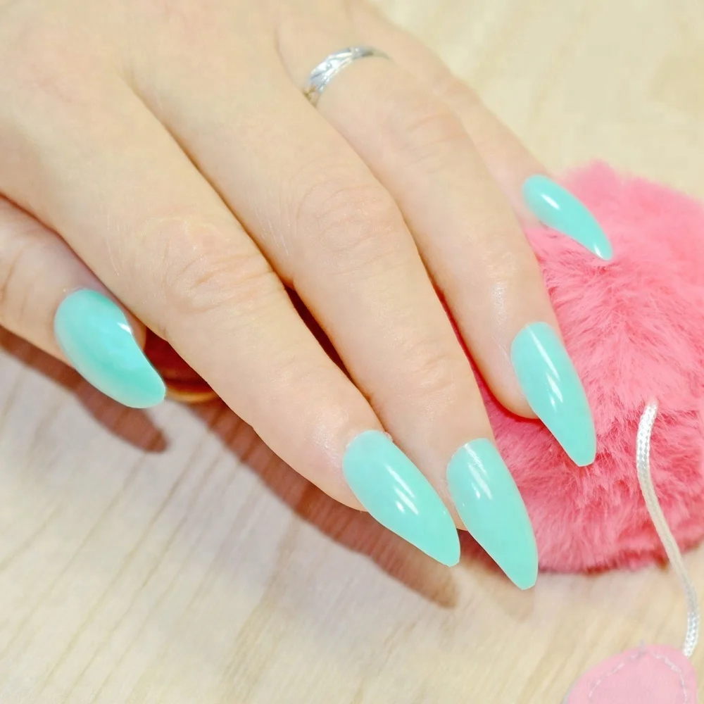 

24pcs/kit Pointed Candy Nails Light Green Grace Fake Nails Easily Decorate Your Fingers Shiny Surface 151P