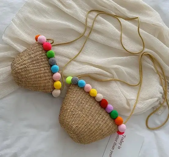 

straw bag cute pompom shoulder bag cheap two sizes, Natural straw