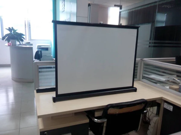 2016 New Portable Small Projection Screen Mini Projector 2016 New Portable Small Projection Screen Mini Projector Table Top Product On