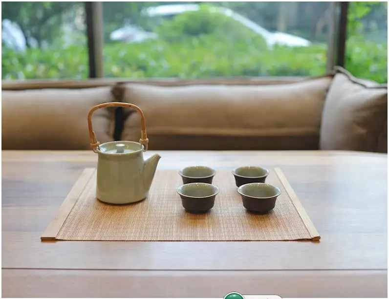 bamboo placemat.png