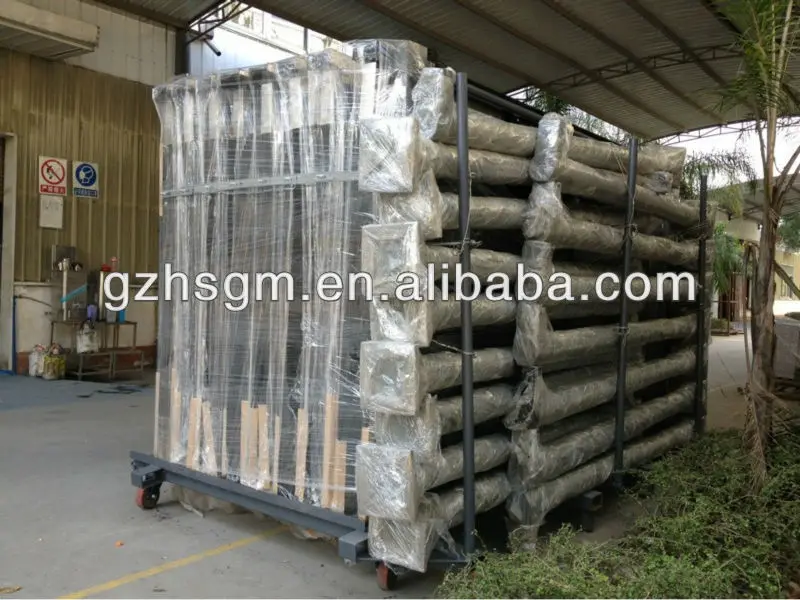 bus shelter packing & loading 002.jpg