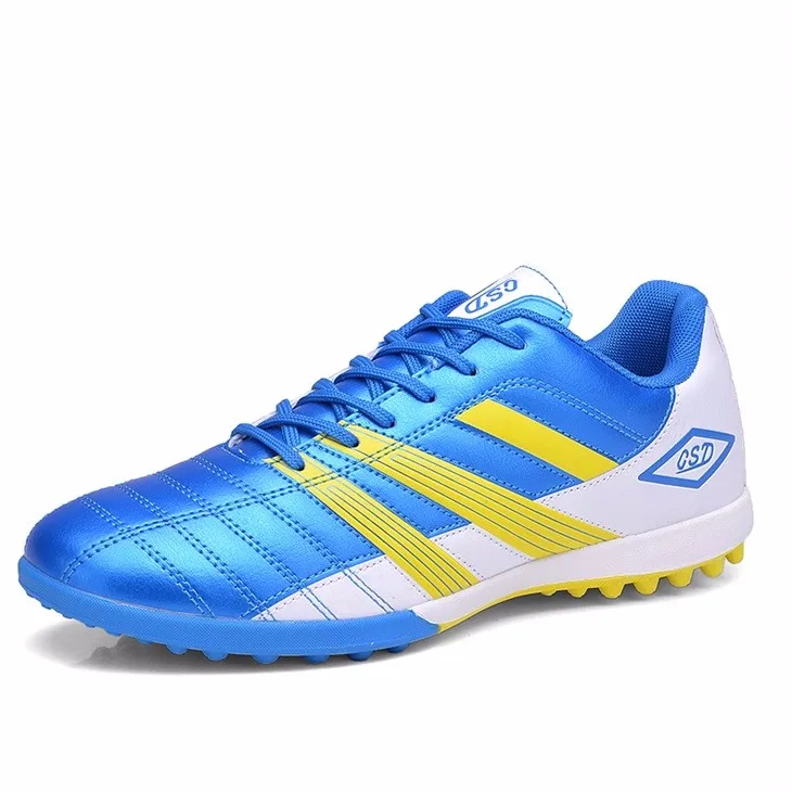 New design soccer shoes portable sport shoes fashion football shoes